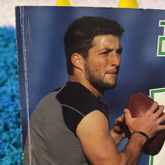 ⛱️2/$5⛱️Tim Tebow, Always a hero, 2012 - Picture 3 of 7